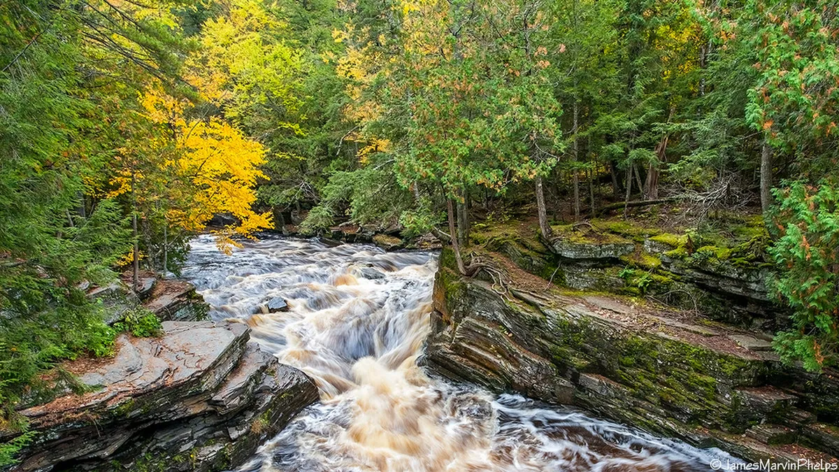 10 Scenic Roadside Stops in Manado Highlands