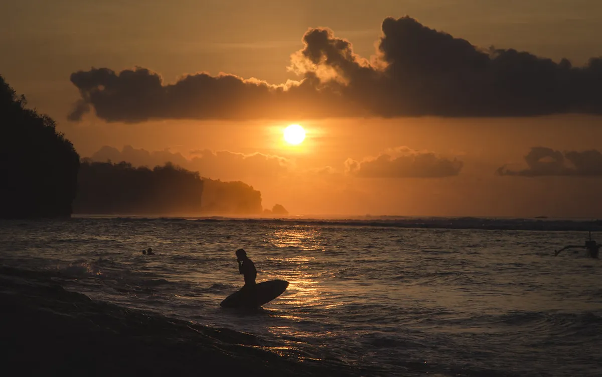 Best Free Sunset Spots in Moalboal: A Seasonal Guide