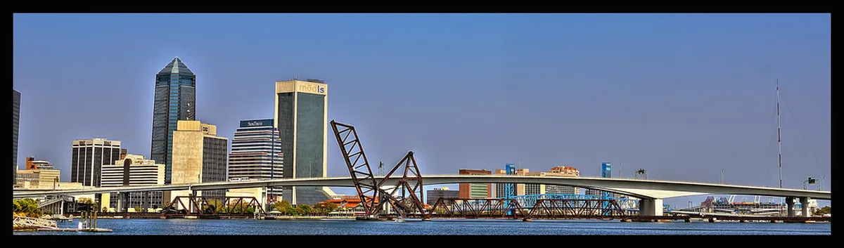 How to find free riverside views in Ayuthaya