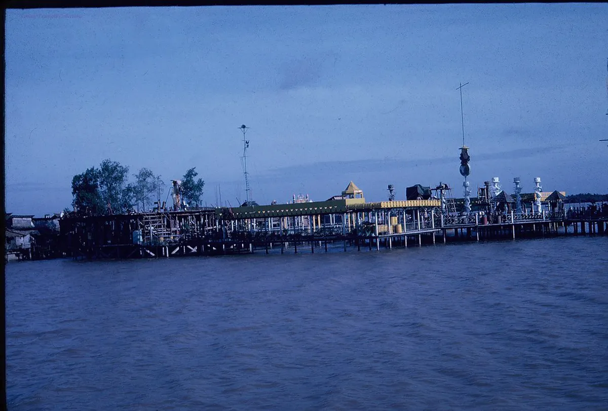 Dong Xanh Dong Nghe Lake Day Trip Guide